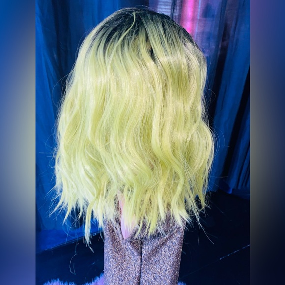 Wig - Picture 3 of 3